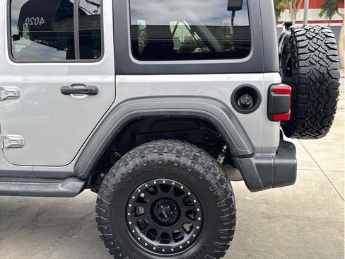 Used 2018 Jeep Wrangler Unlimited Sport S AWD/4WD image 46