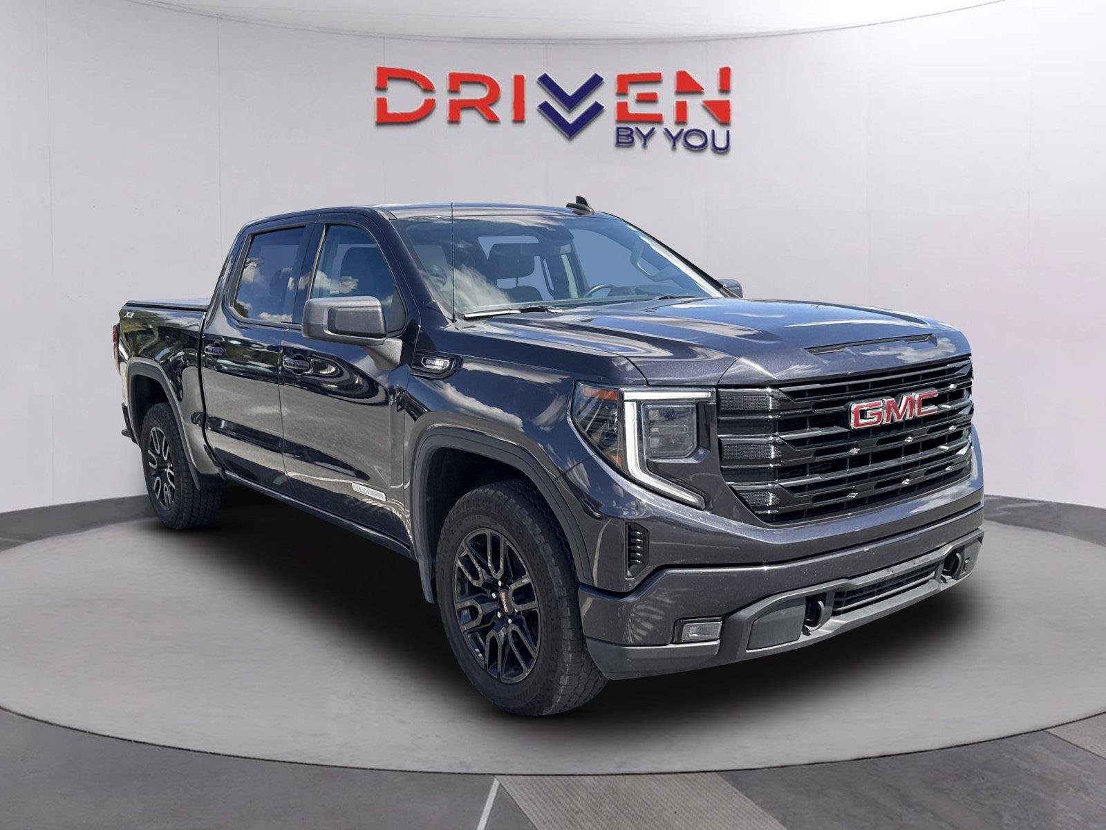 Used 2023 GMC Sierra 1500 Elevation AWD/4WD image 2