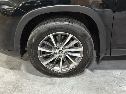 Used 2019 Toyota Highlander XLE AWD/4WD image 8