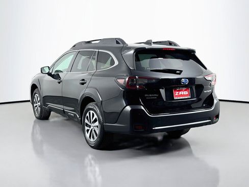 Used 2023 Subaru Outback Premium AWD/4WD image 3