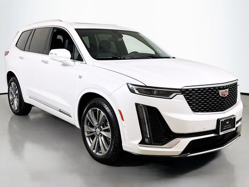 Certified 2025 Cadillac XT6 Premium Luxury w/ Platinum Package AWD/4WD image 3