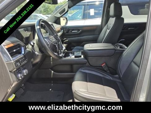 Used 2025 GMC Yukon XL Denali AWD/4WD image 6