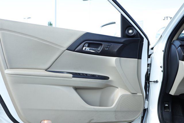 Used 2014 Honda Accord Touring image 19