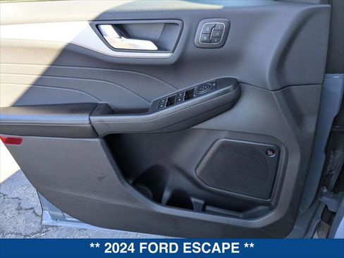 Certified 2024 Ford Escape PHEV w/ PHEV Premium Package image 9