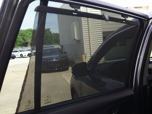 Used 2016 Honda Pilot Touring image 17