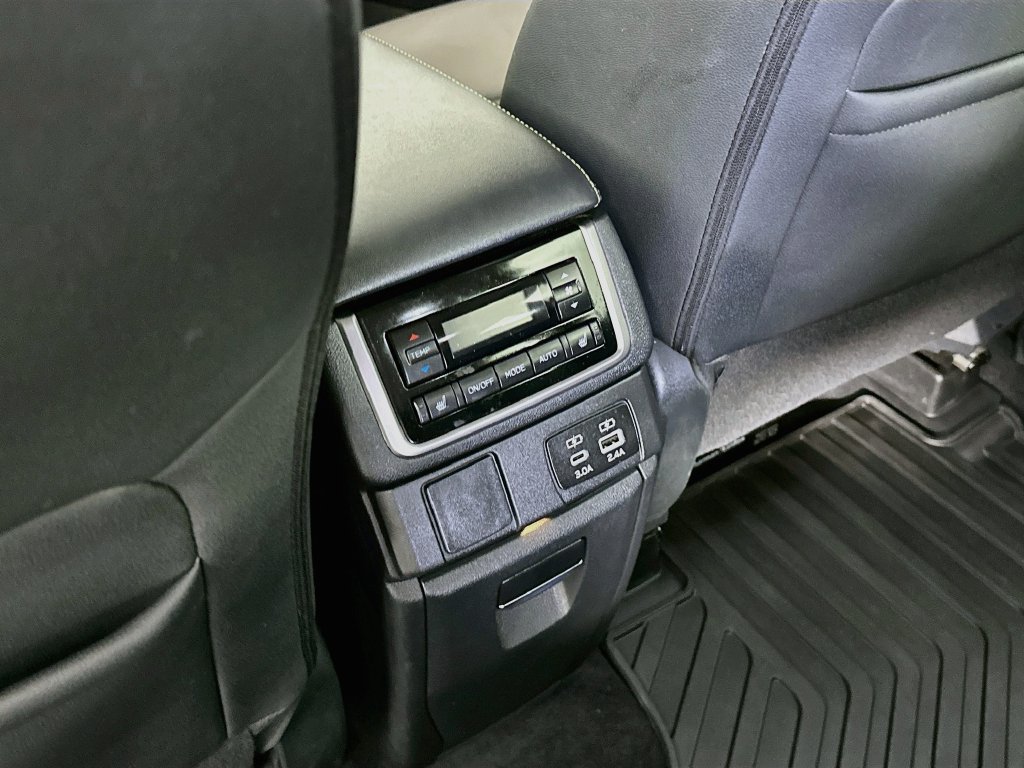 Used 2024 Subaru Ascent Onyx Edition Limited AWD/4WD image 34