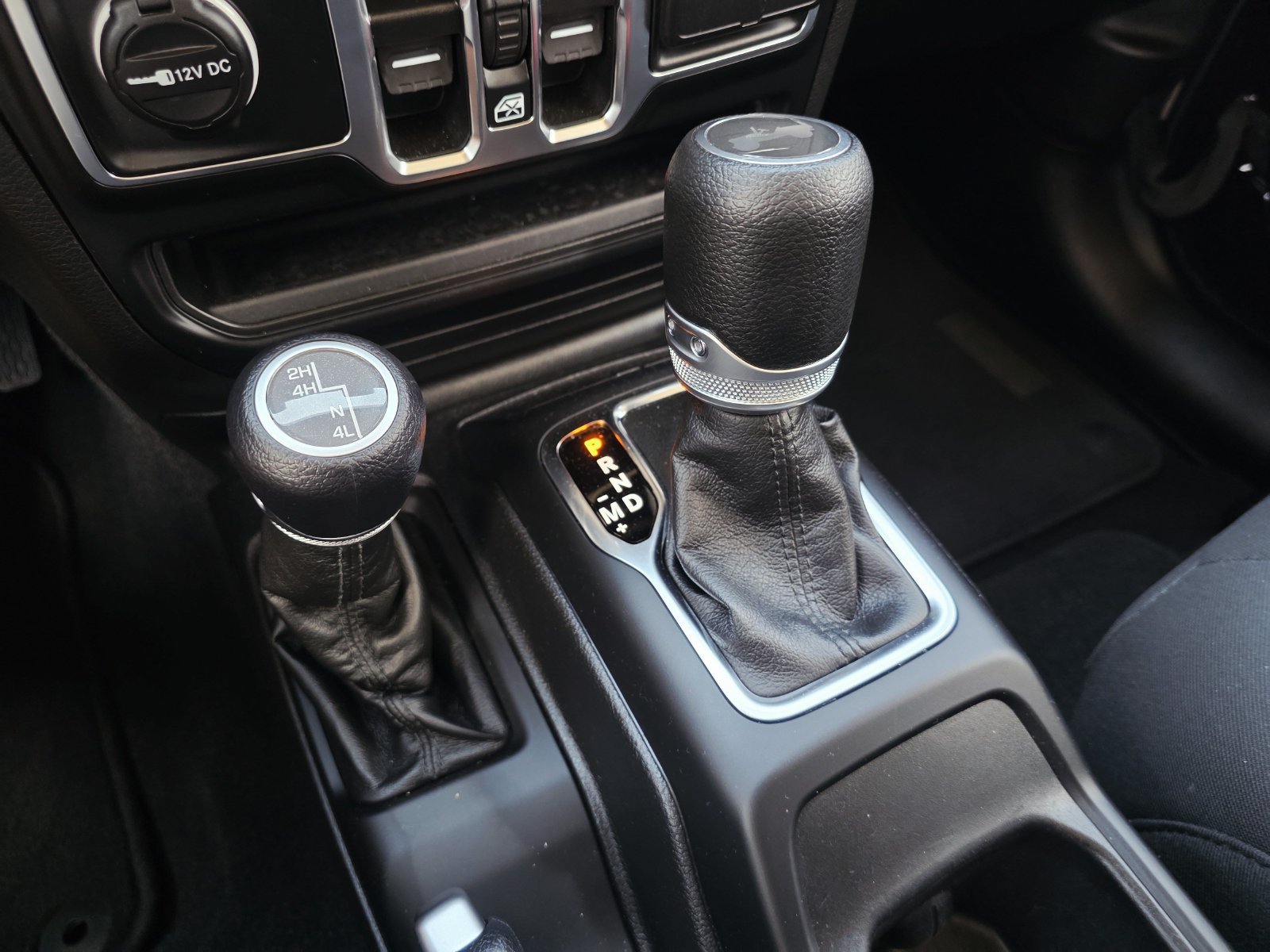 Used 2022 Jeep Wrangler Unlimited Sport AWD/4WD image 25
