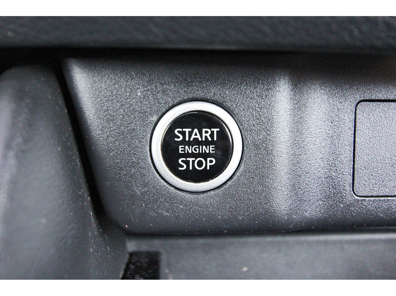 Used 2021 Nissan Rogue SL FWD image 24