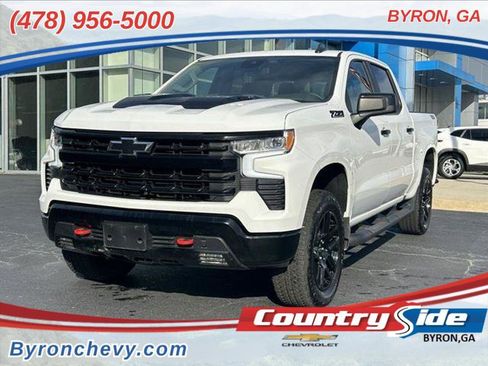 Used 2025 Chevrolet Silverado 1500 LT Trail Boss w/ Convenience Package II AWD/4WD image 1