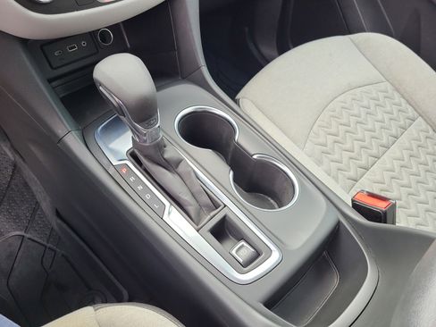 Used 2022 Chevrolet Equinox LS w/ LS Convenience Package image 24