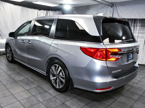Used 2023 Honda Odyssey Touring image 4
