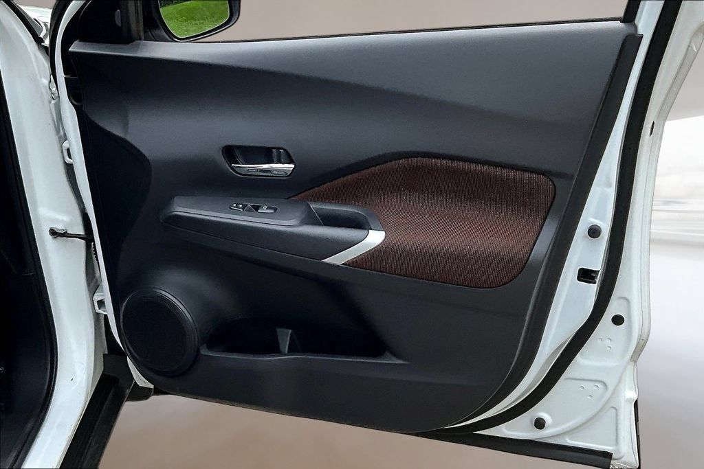 Used 2024 Nissan Kicks SR FWD image 25