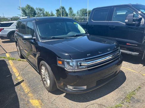 Used 2018 Ford Flex SEL w/ Equipment Group 202A AWD/4WD image 10