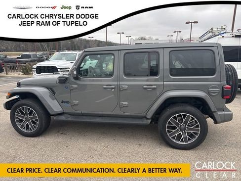 Used 2022 Jeep Wrangler Sahara image 9