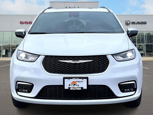 New 2026 Chrysler Pacifica Pinnacle w/ Trailer Tow Group image 6