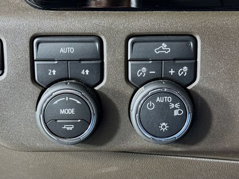 Used 2023 Chevrolet Silverado 1500 LT w/ Protection Package AWD/4WD image 17