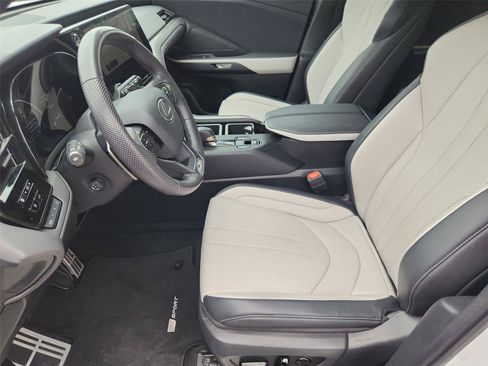 Used 2024 Lexus TX 500h AWD w/ Technology Package image 18