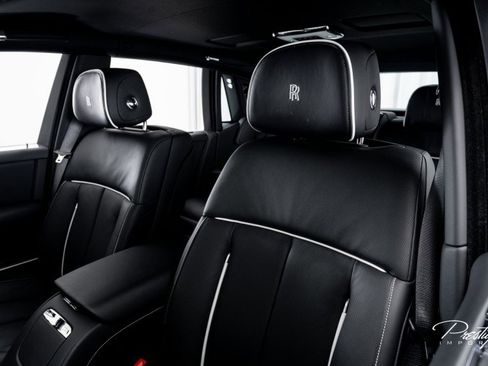 Used 2022 Rolls-Royce Phantom Sedan image 23