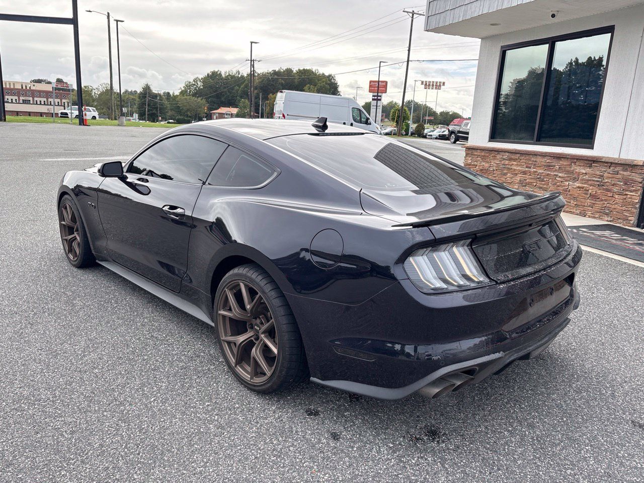 Used 2022 Ford Mustang GT Premium w/ Equipment Group 401A RWD image 7