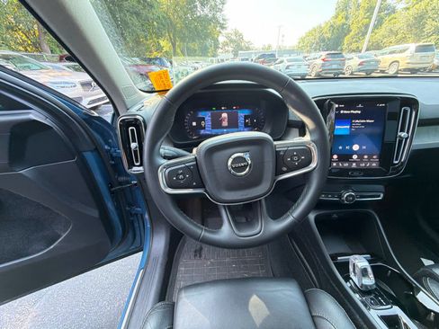 Used 2023 Volvo XC40 B5 Plus w/ Protection Package AWD/4WD image 28