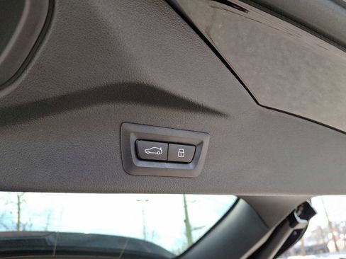 Used 2025 BMW X7 M60i image 31