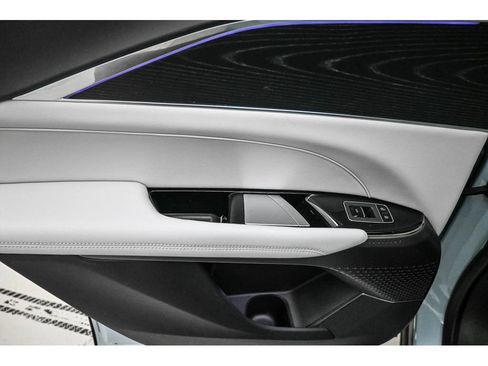 Certified 2024 Cadillac Lyriq Luxury AWD/4WD image 28