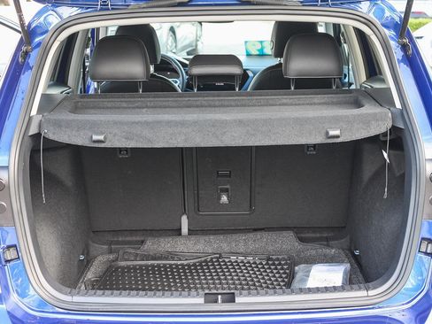 Used 2024 Volkswagen Taos SE image 26