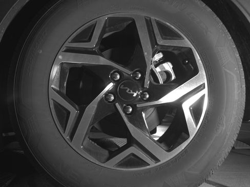 Used 2025 Kia Sportage LX image 14