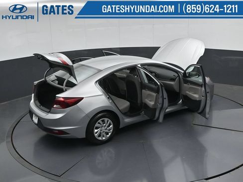 Used 2020 Hyundai Elantra SE FWD image 48