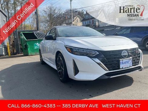 Certified 2025 Nissan Sentra SR w/ SR Premium Package image 3