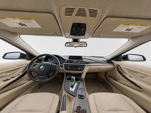 Used 2014 BMW 320i xDrive Sedan AWD/4WD image 11