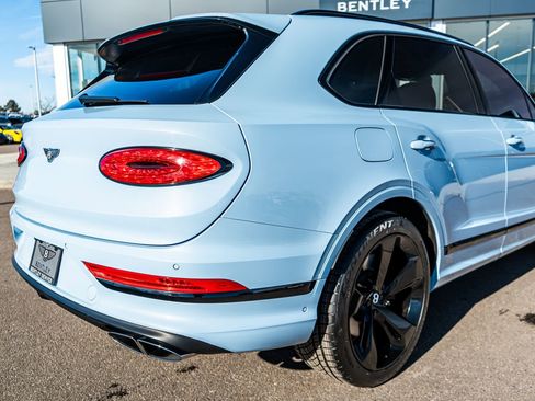 Certified 2022 Bentley Bentayga V8 image 13