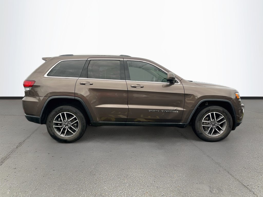 Used 2020 Jeep Grand Cherokee Laredo w/ 18" Wheel & 8.4" Radio Group RWD image 8
