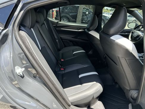 Used 2026 Toyota Camry SE w/ Convenience Package FWD image 4