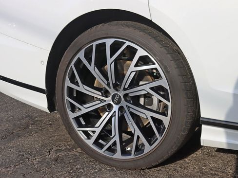 Used 2021 Audi A8 L 3.0T w/ Luxury Package image 6