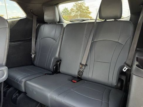 Used 2022 Buick Enclave Essence FWD image 30