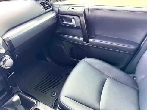 Used 2022 Toyota 4Runner TRD Off-Road Premium image 32