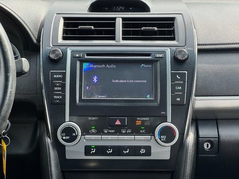 Used 2012 Toyota Camry SE FWD image 18