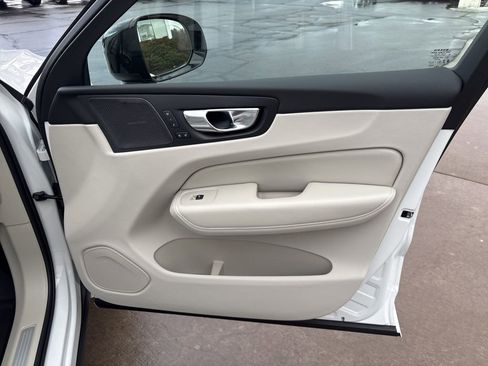 New 2026 Volvo XC60 T8 Ultra w/ Protection Package Premier AWD/4WD image 40