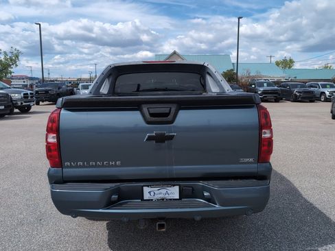 Used 2009 Chevrolet Avalanche LT w/ Suspension Package, Off-Road AWD/4WD image 7