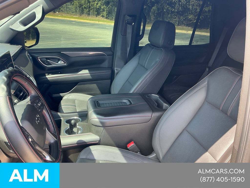 Used 2022 Chevrolet Tahoe RST w/ Luxury Package AWD/4WD image 13