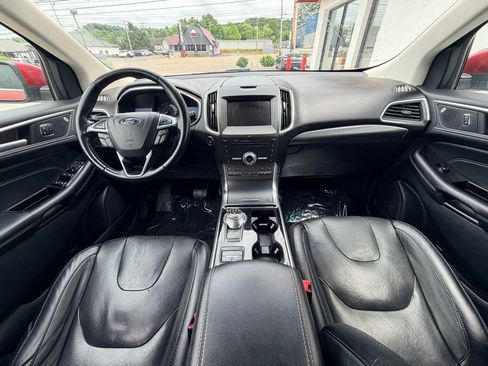 Used 2019 Ford Edge Titanium w/ Equipment Group 301A AWD/4WD image 20