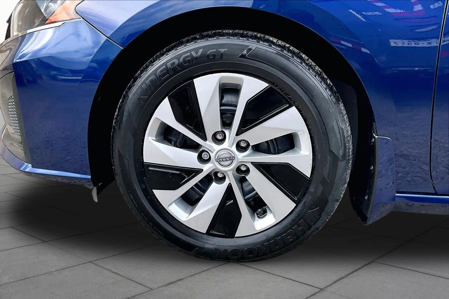 Used 2024 Nissan Altima 2.5 S FWD image 11