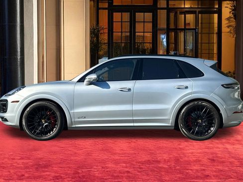 Used 2021 Porsche Cayenne GTS image 3
