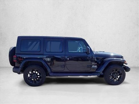 Used 2023 Jeep Wrangler Unlimited Sahara w/ Cold Weather Group AWD/4WD image 9