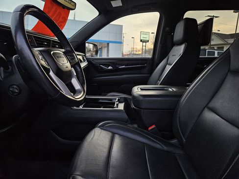 Used 2023 GMC Yukon XL Denali w/ Denali Reserve Package image 11