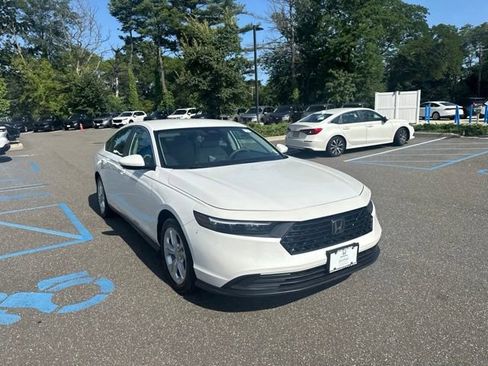 Used 2023 Honda Accord LX image 10
