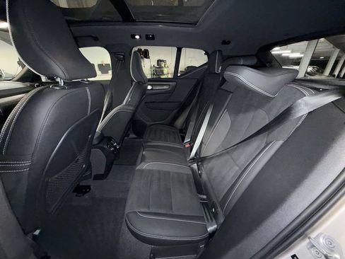 Used 2024 Volvo XC40 B5 Plus AWD/4WD image 19