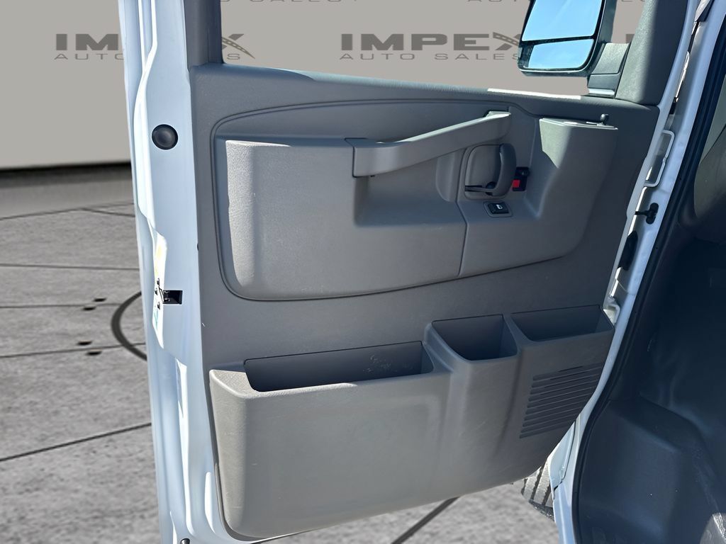 Used 2023 GMC Savana 2500 RWD image 16