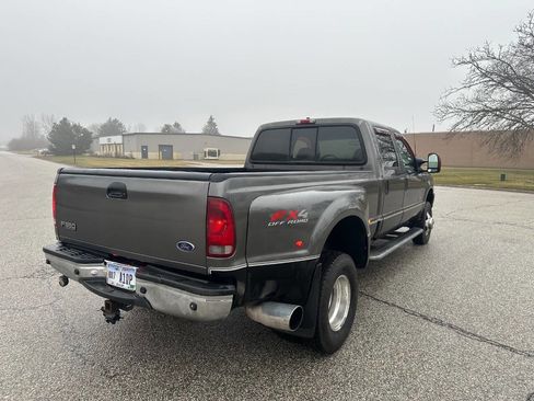 Used 2003 Ford F350 Lariat image 3